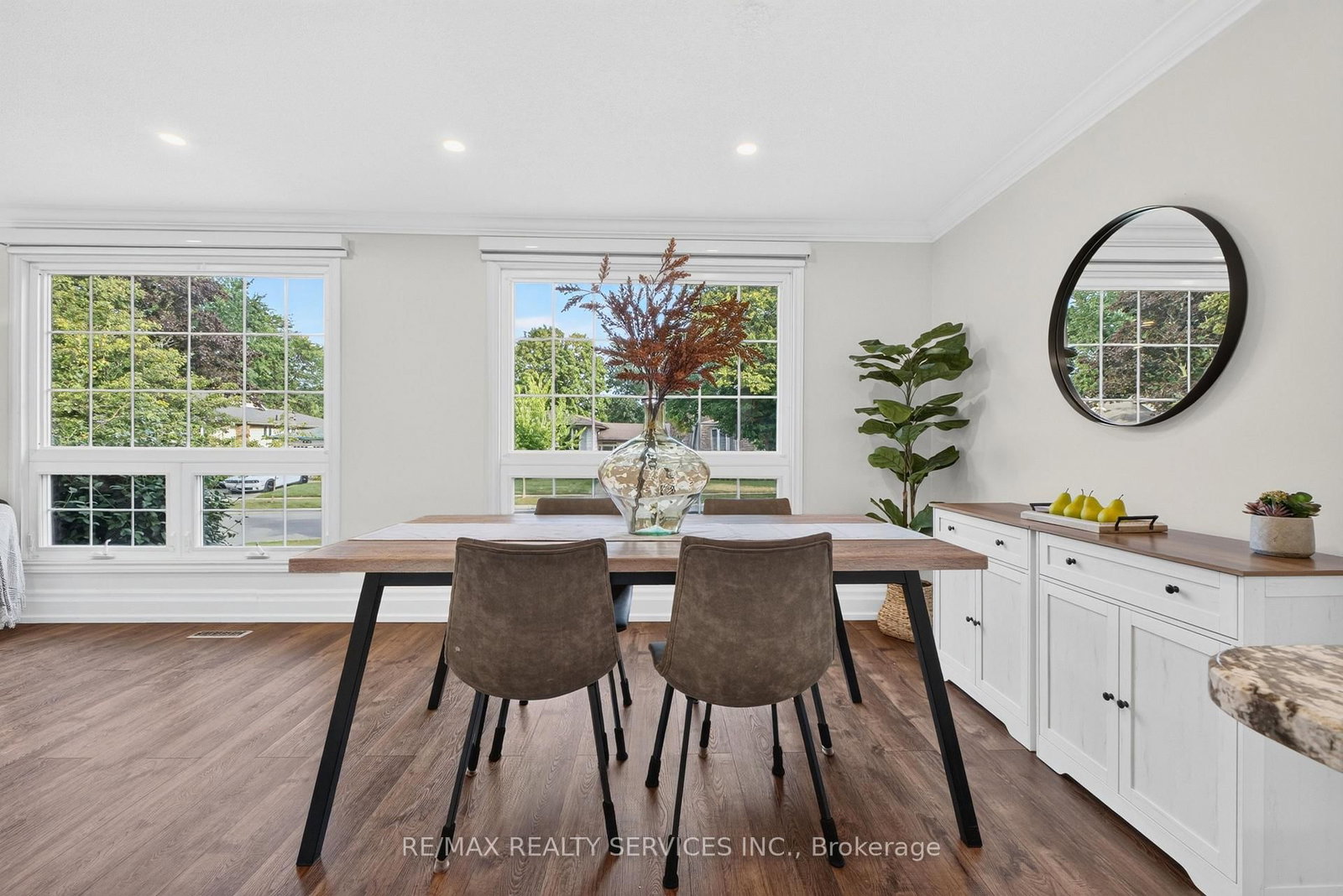 3469 Caplan Crescent • Burlington, ON photo 11