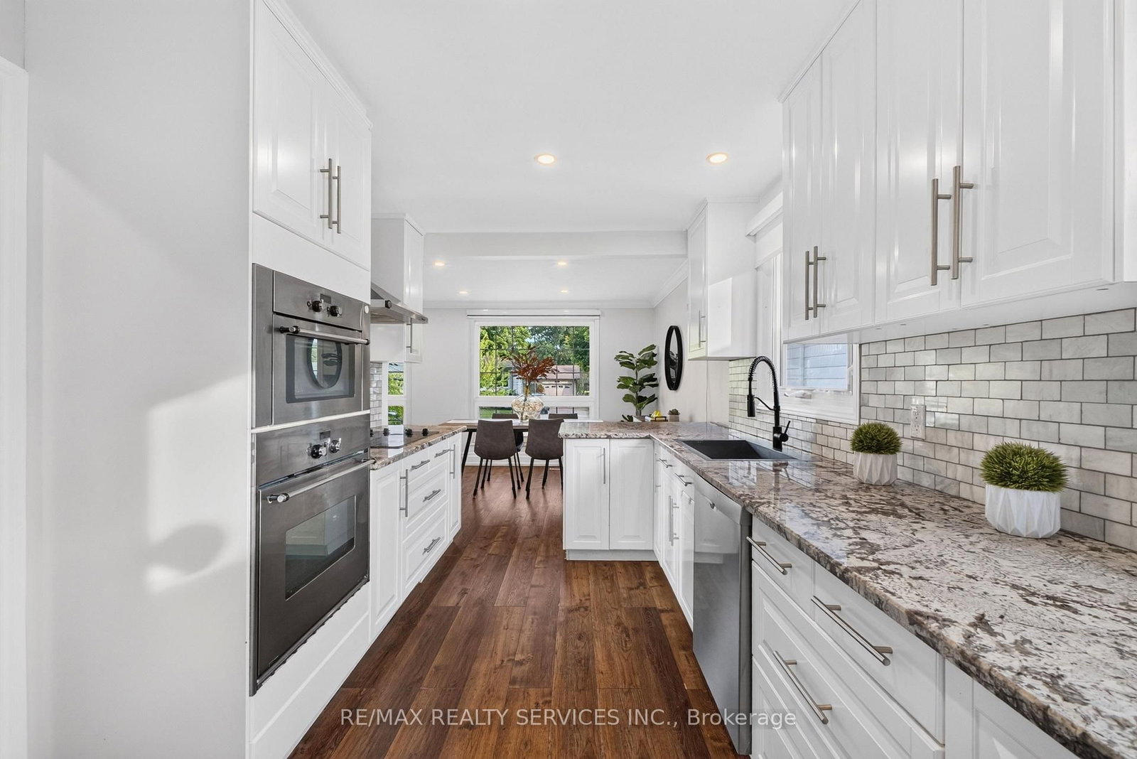 3469 Caplan Crescent • Burlington, ON photo 13