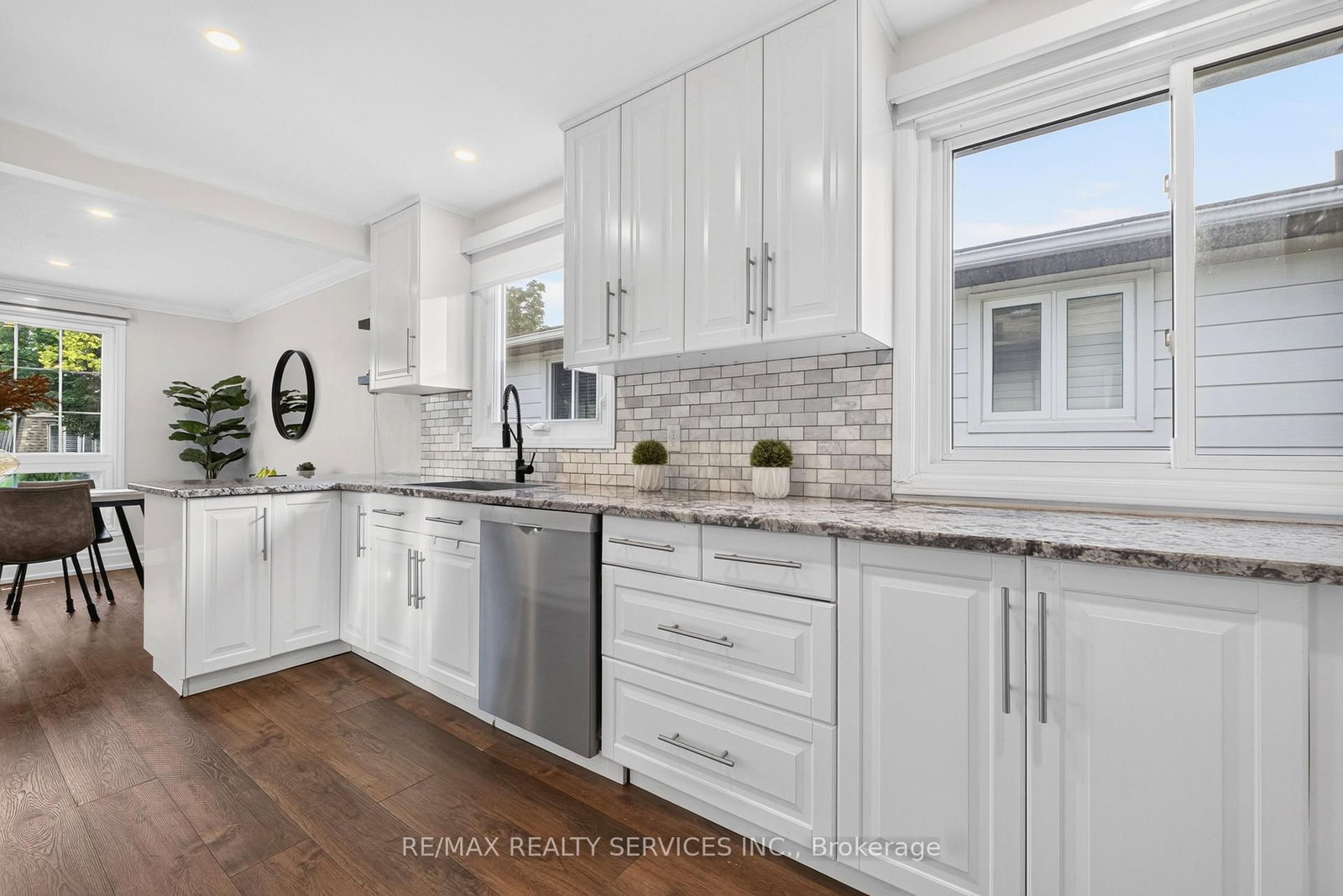 3469 Caplan Crescent • Burlington, ON photo 14