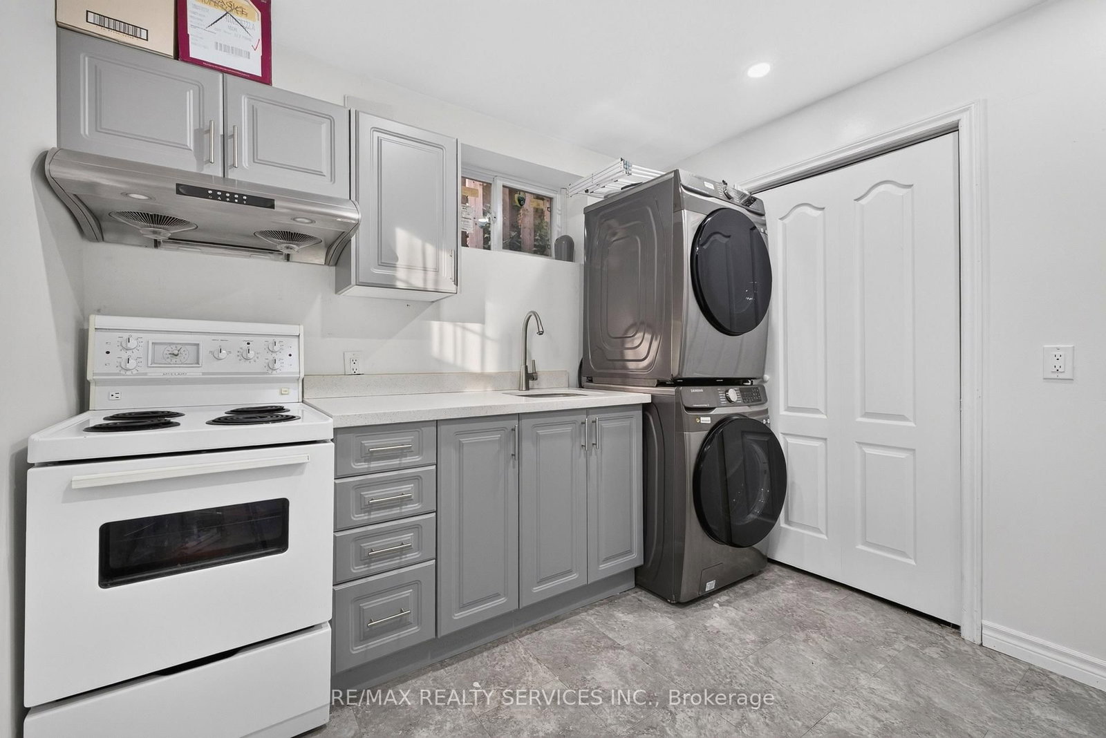 3469 Caplan Crescent • Burlington, ON photo 36