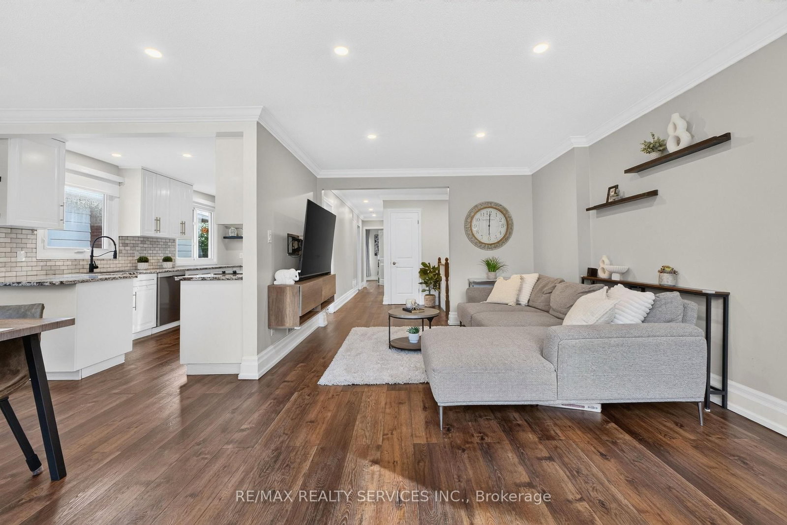 3469 Caplan Crescent • Burlington, ON photo 8