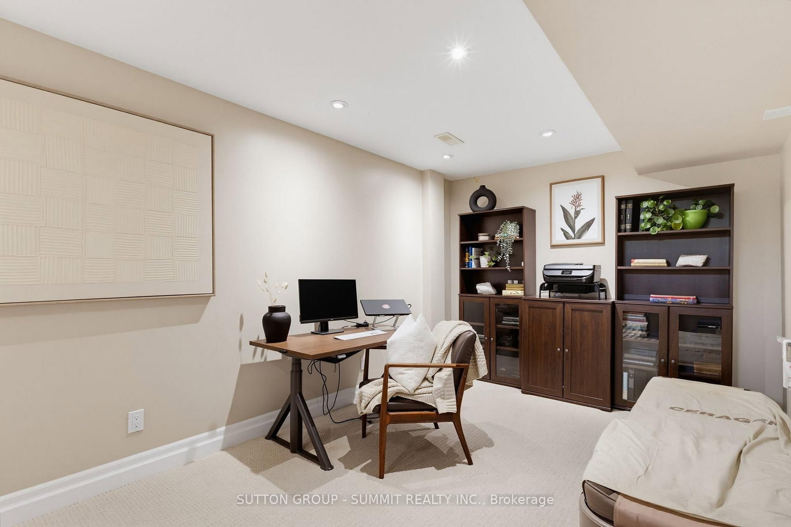2163 SUTTON Drive • Burlington, ON photo 28