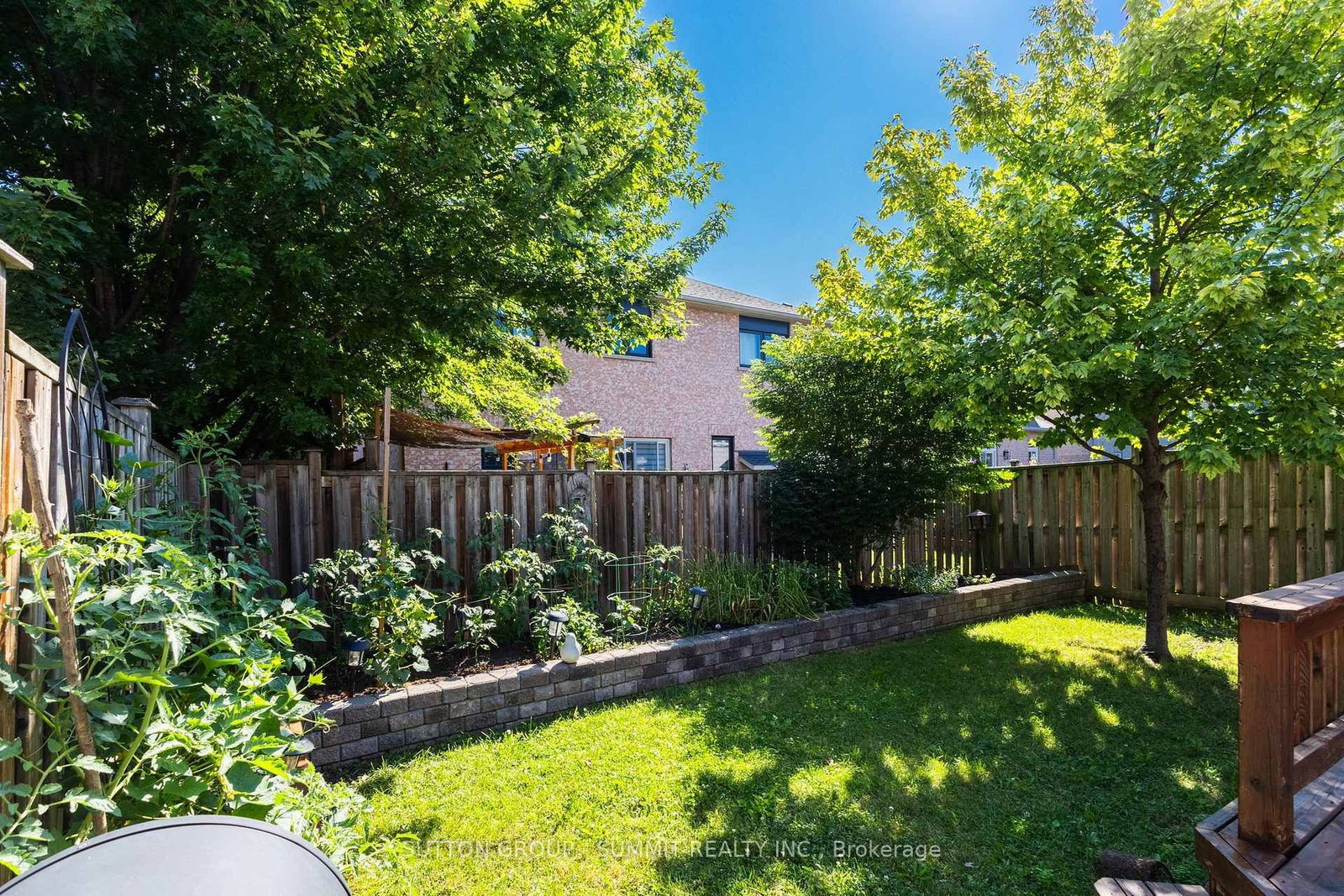 2163 SUTTON Drive • Burlington, ON photo 37