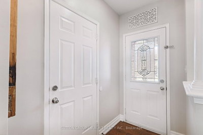 2163 SUTTON Drive • Burlington, ON photo 5