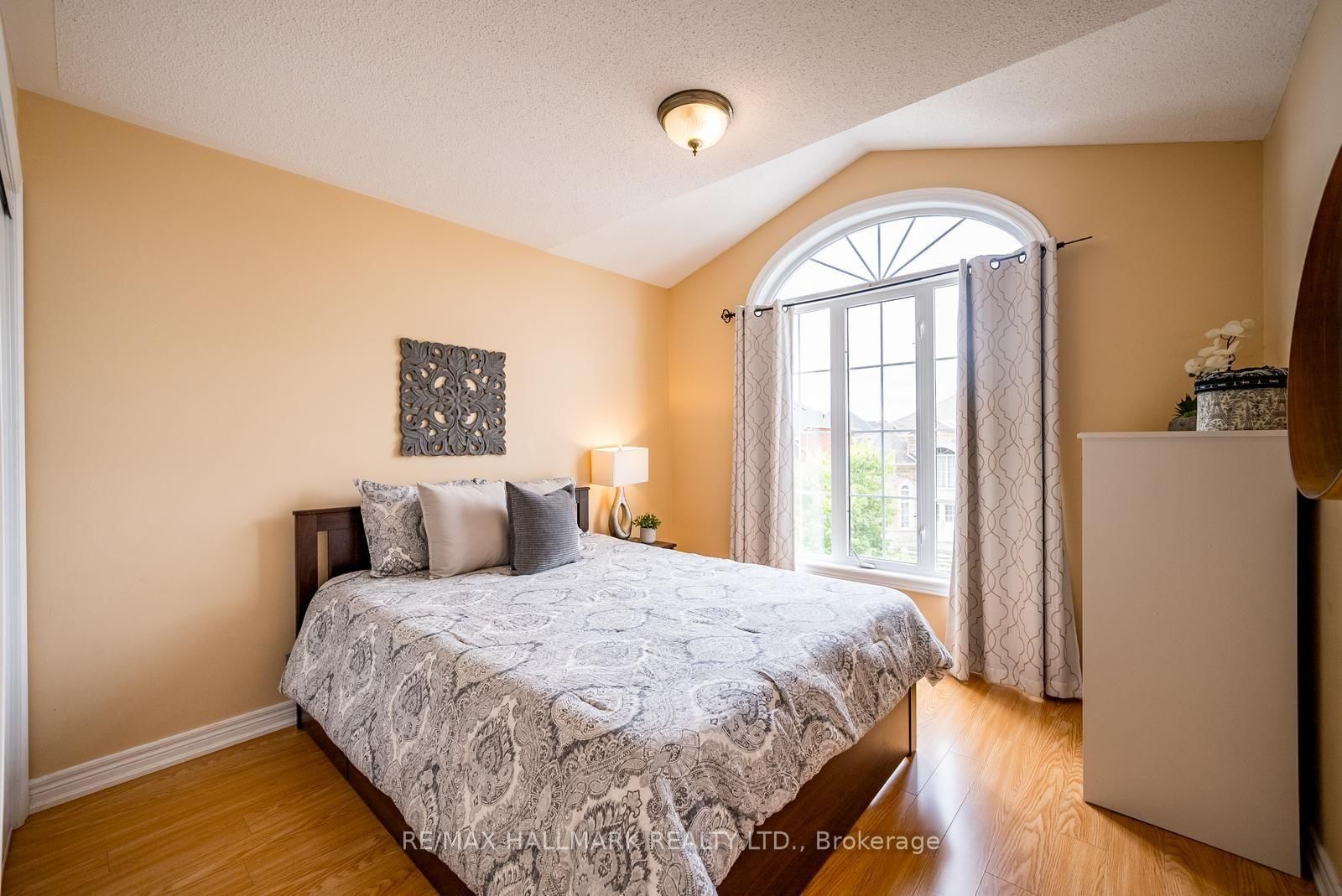 9 Flatbush Lane • Brampton, ON photo 17