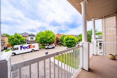 9 Flatbush Lane • Brampton, ON photo 3