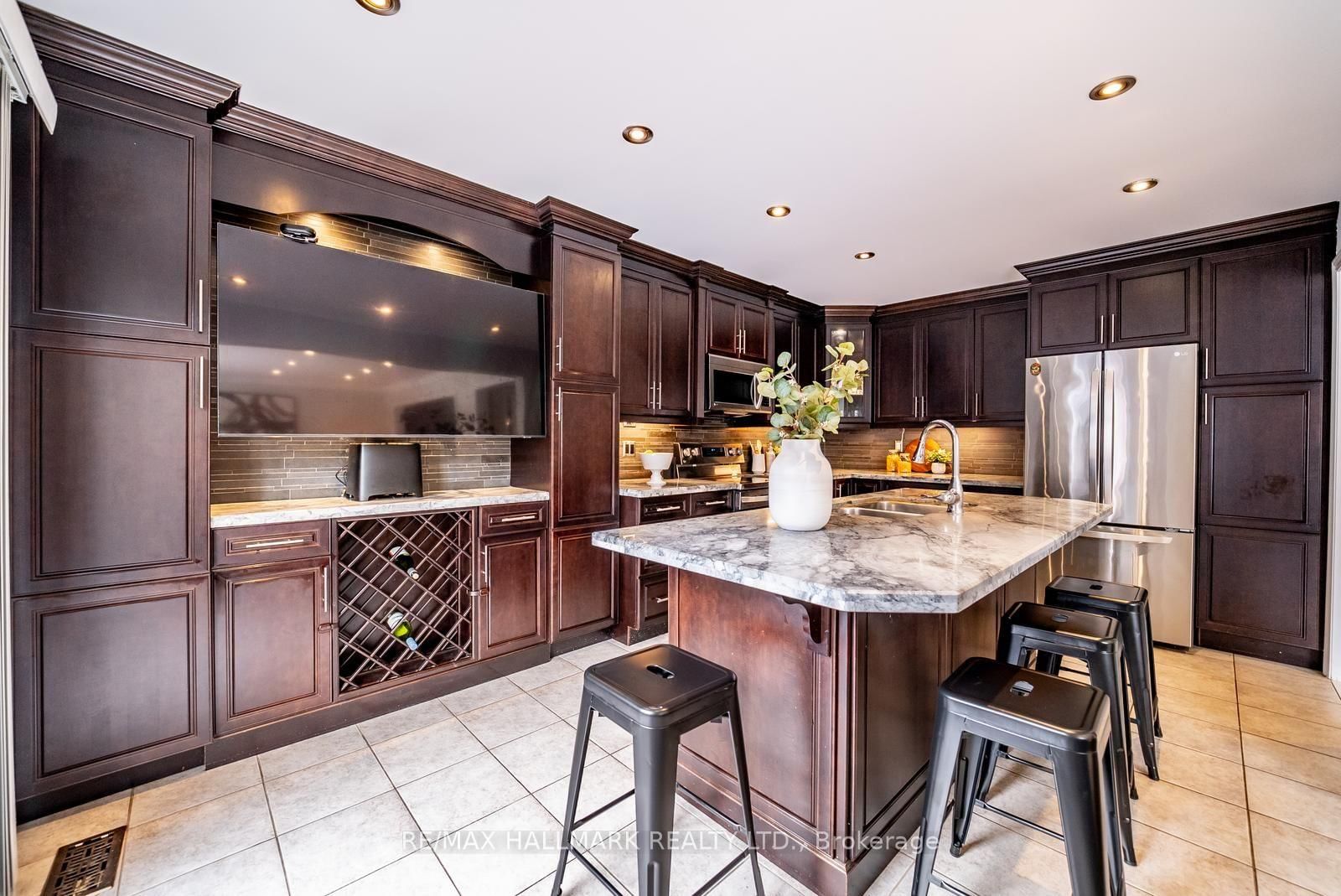 9 Flatbush Lane • Brampton, ON photo 9