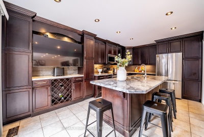 9 Flatbush Lane • Brampton, ON photo 9