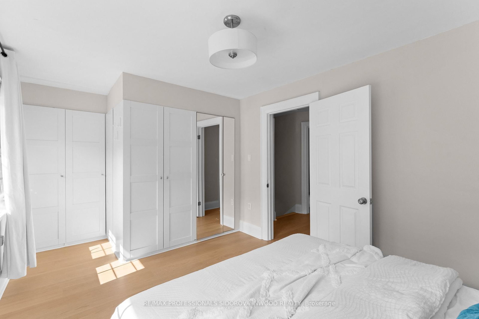 408 Glenlake Avenue • Toronto, ON photo 25
