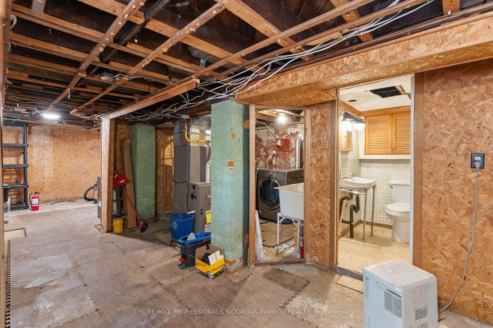 408 Glenlake Avenue • Toronto, ON photo 26