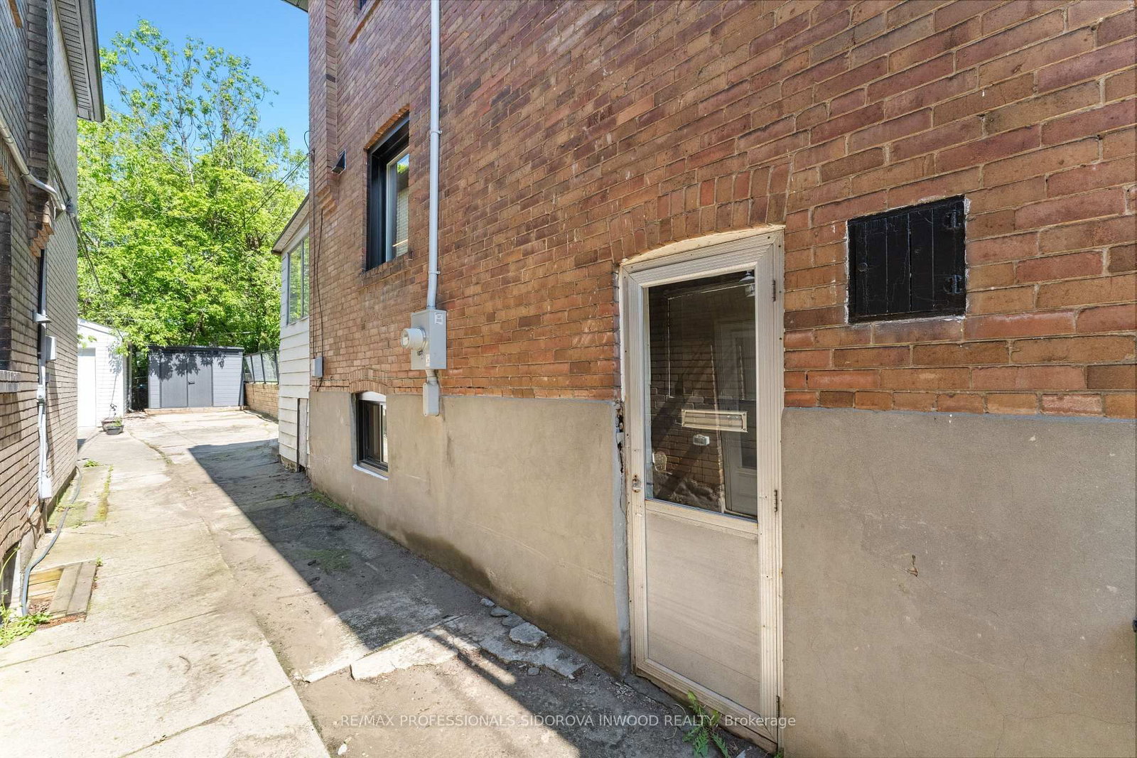 408 Glenlake Avenue • Toronto, ON photo 35