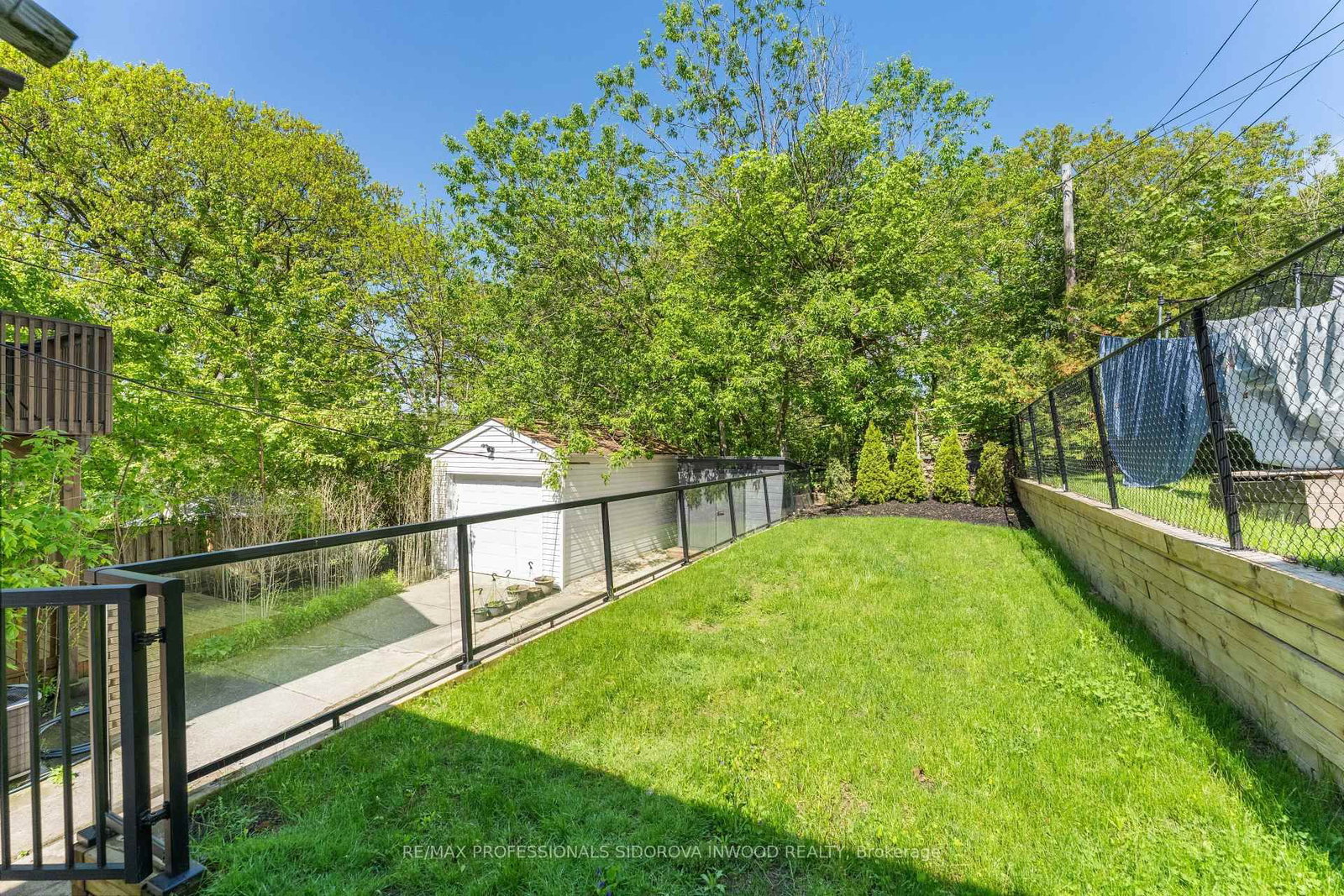 408 Glenlake Avenue • Toronto, ON photo 37