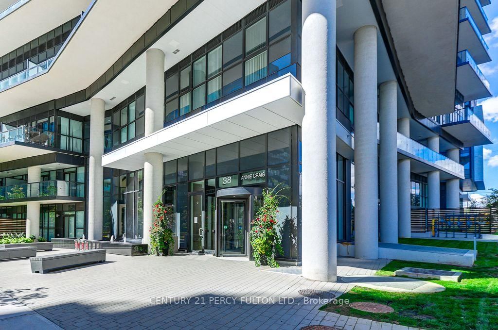 38 Annie Craig Drive • #1110 • Toronto, ON photo 2