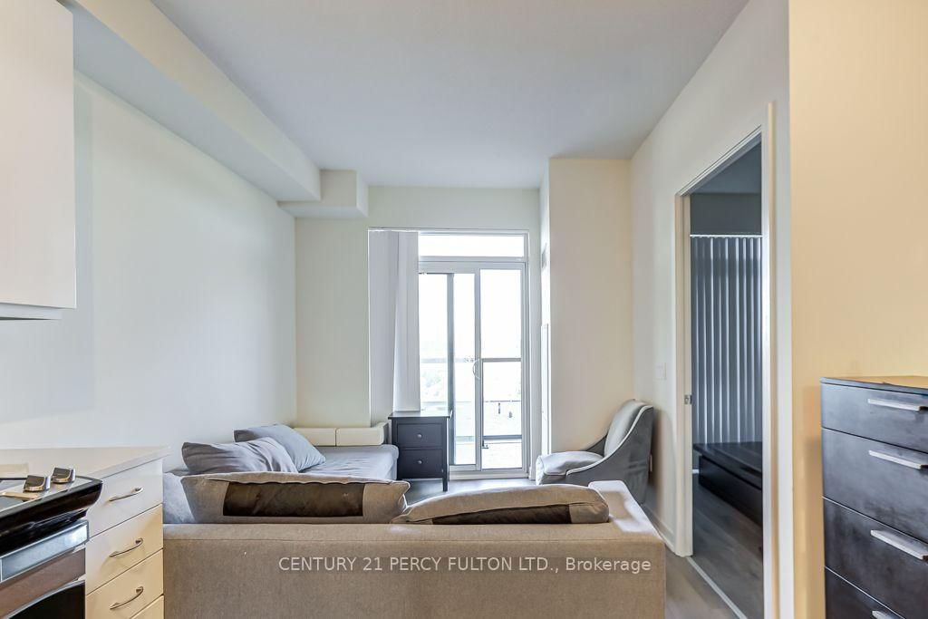 38 Annie Craig Drive • #1110 • Toronto, ON photo 8