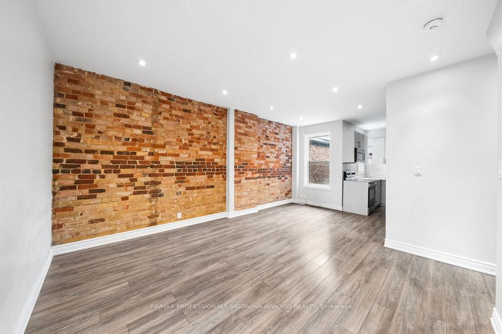 13 Spencer Avenue • Toronto, ON photo 20