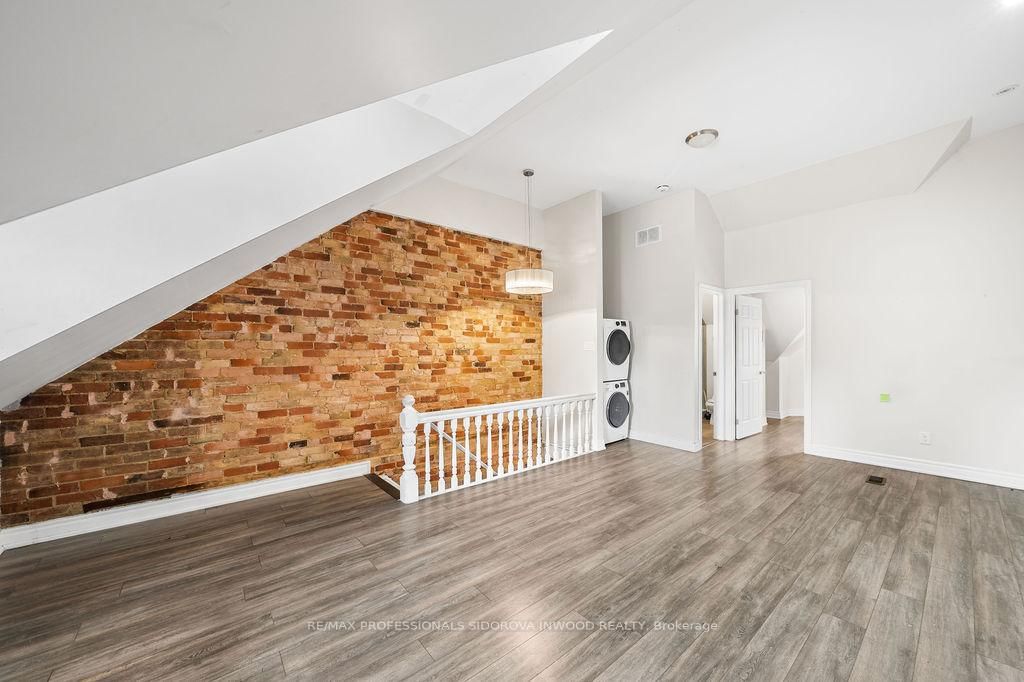 13 Spencer Avenue • Toronto, ON photo 28