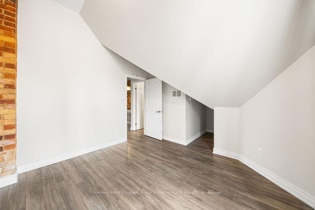 13 Spencer Avenue • Toronto, ON photo 29