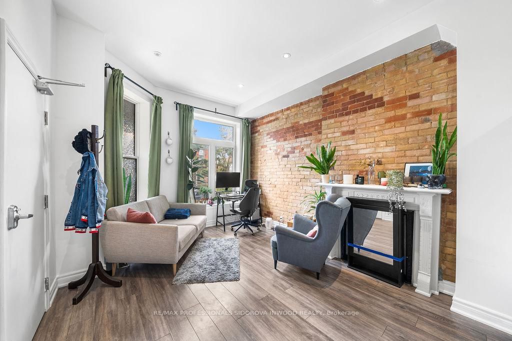 13 Spencer Avenue • Toronto, ON photo 3