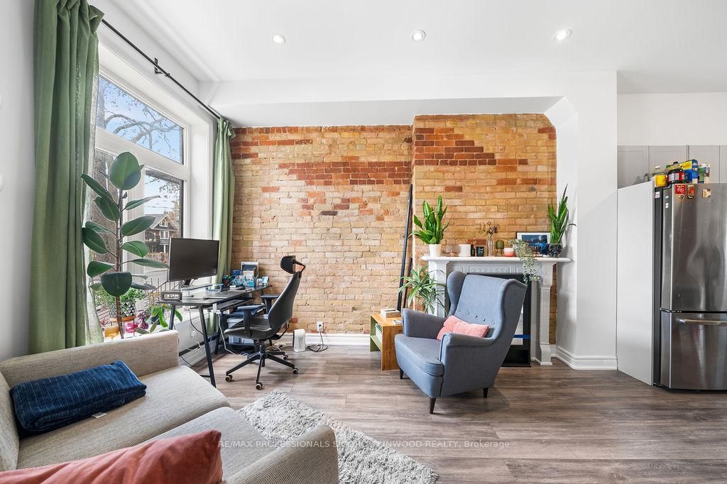 13 Spencer Avenue • Toronto, ON photo 4