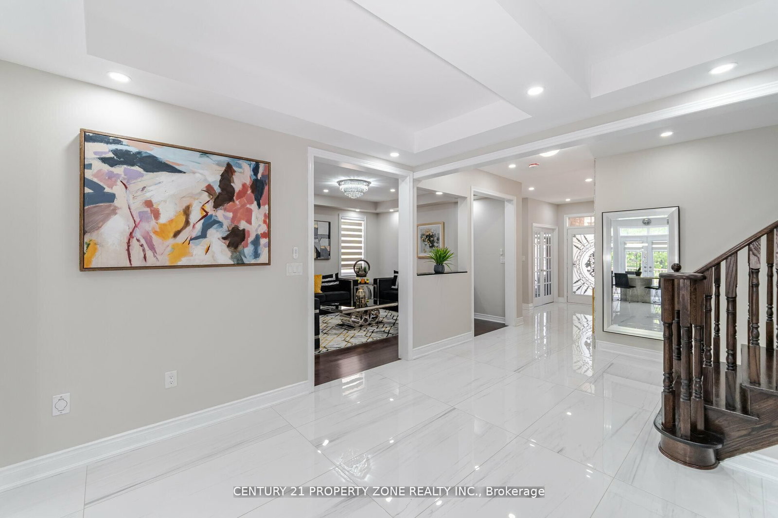 8 Teal Crest Circle • Brampton, ON photo 6