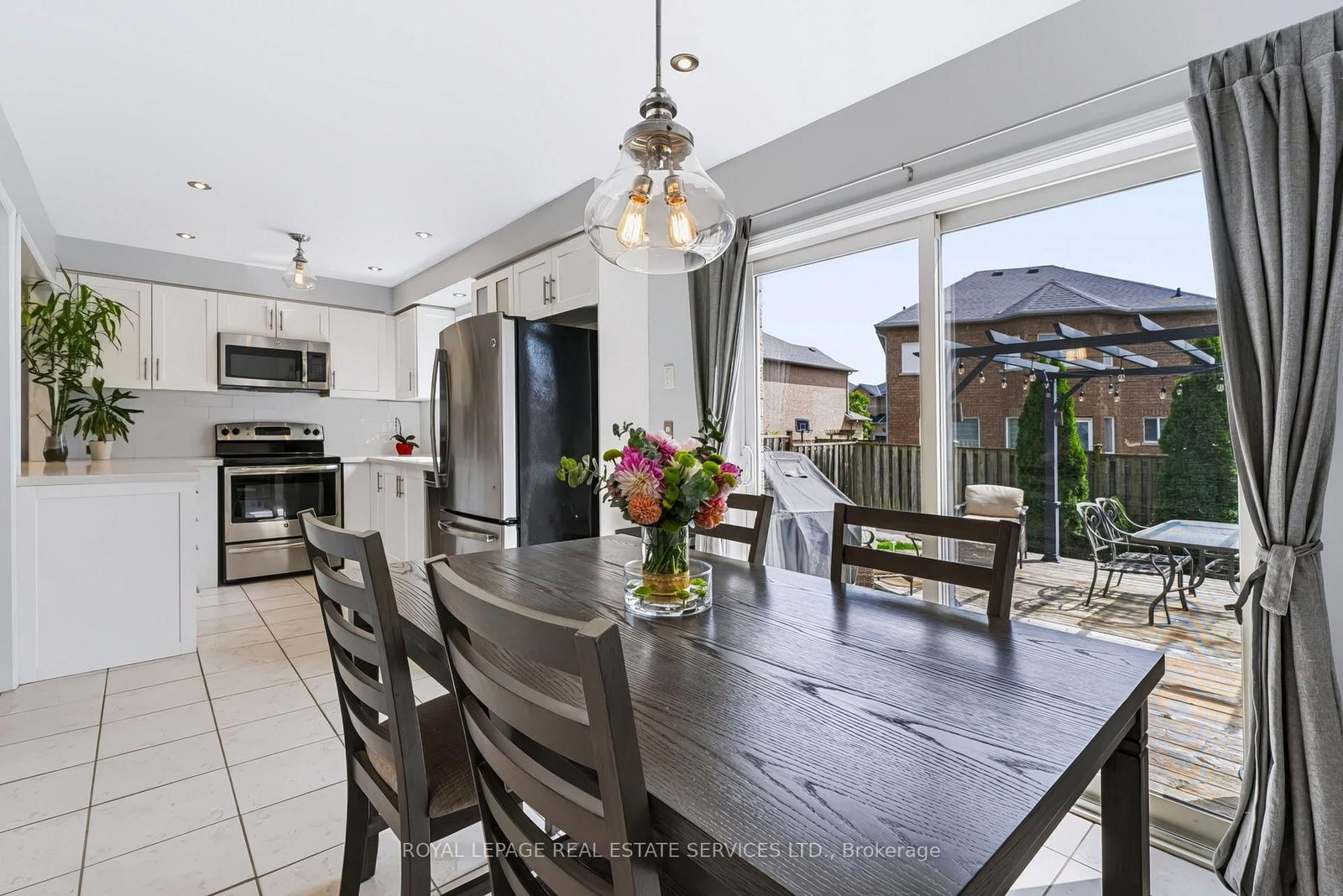 5856 Blue Spruce Avenue • Burlington, ON photo 19