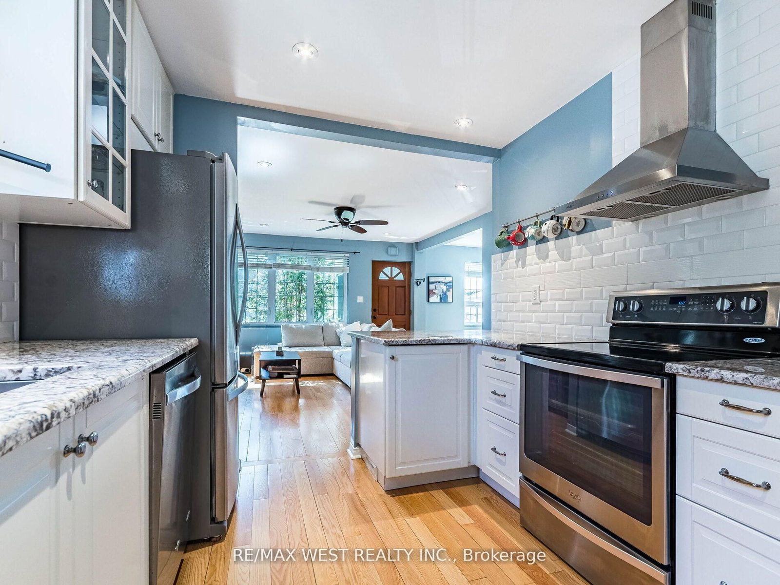 76 Laburnham Avenue • Toronto, ON photo 19