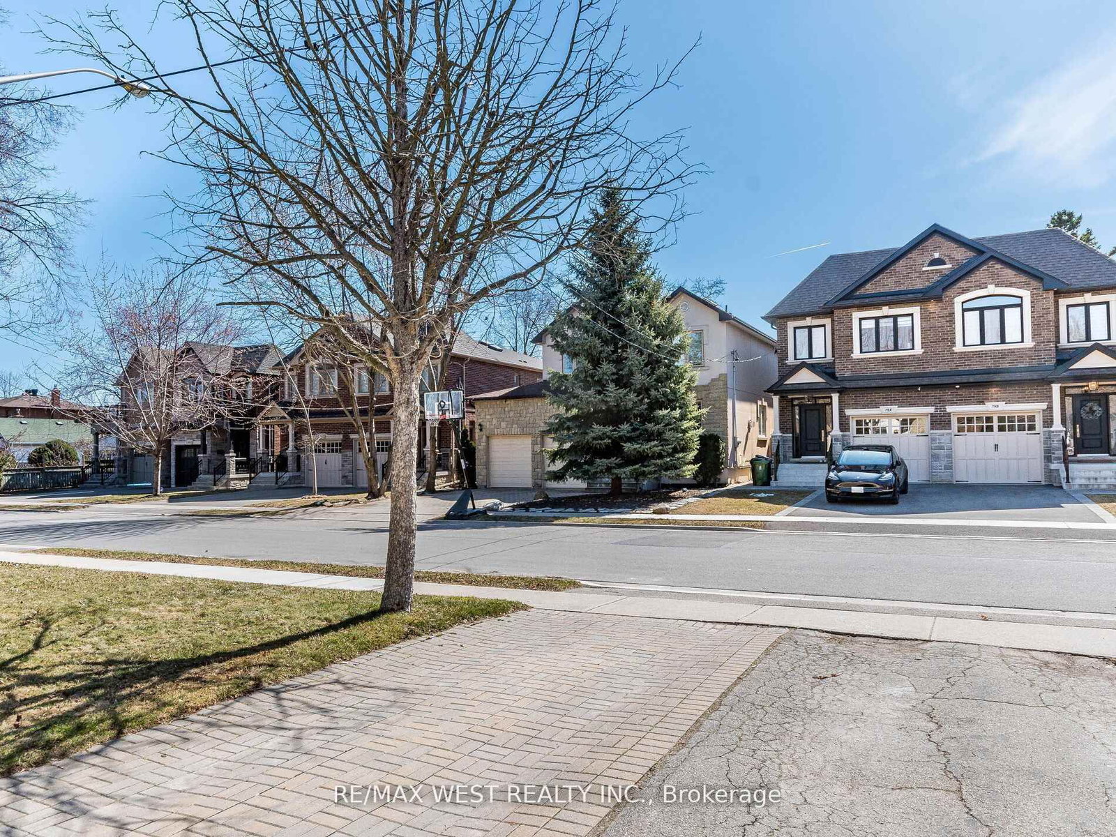 76 Laburnham Avenue • Toronto, ON photo 45