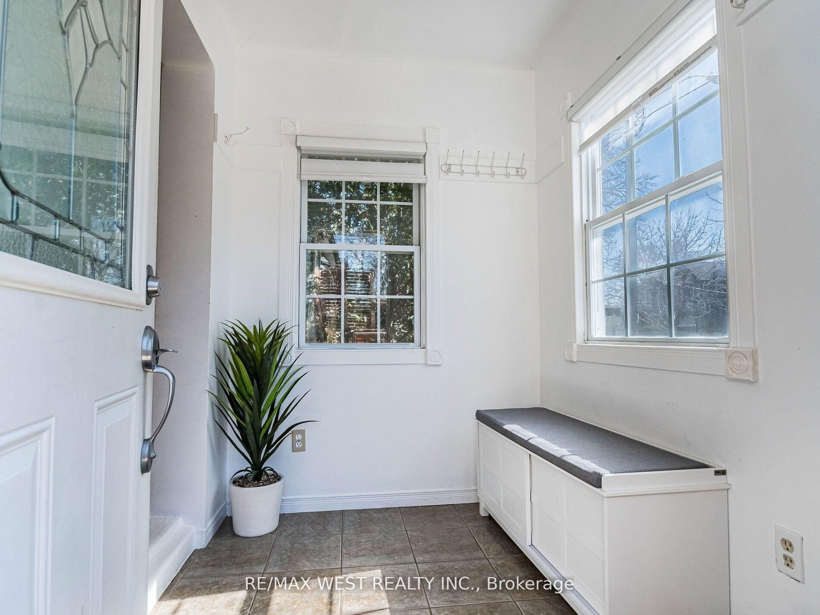 76 Laburnham Avenue • Toronto, ON photo 5