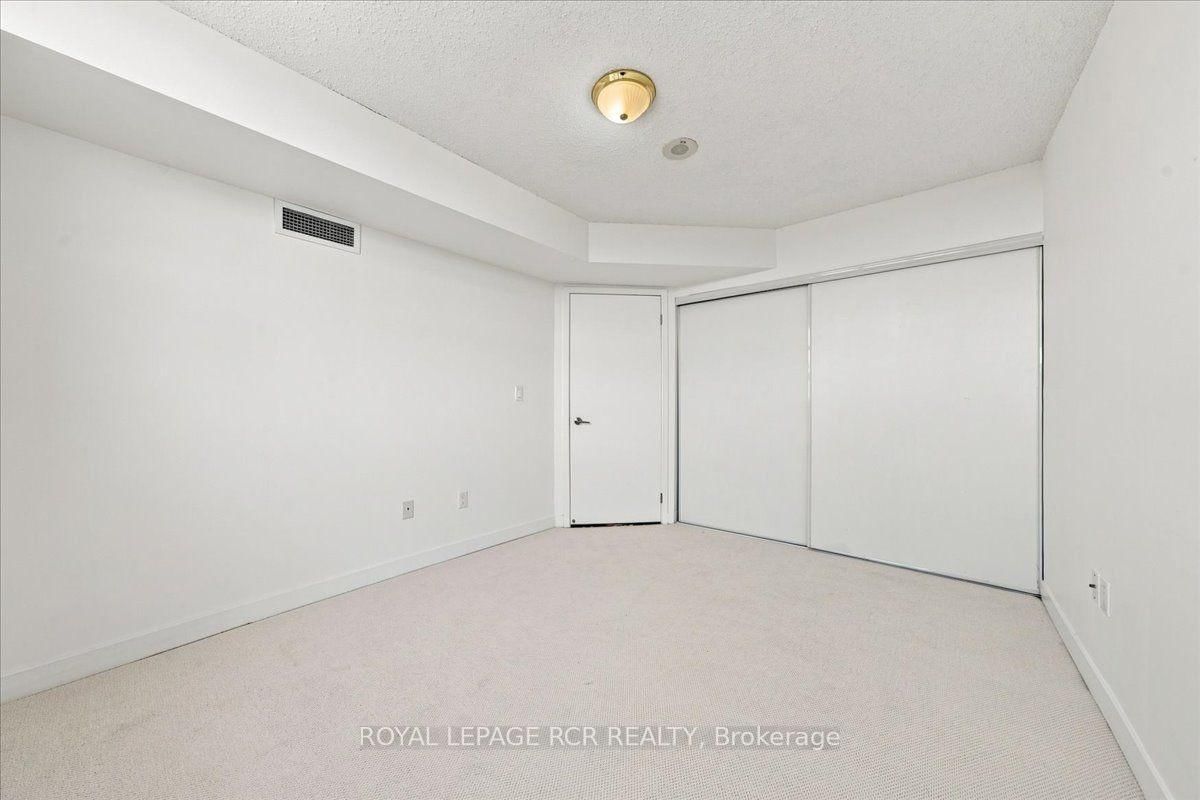 812 Lansdowne Avenue • #908 • Toronto, ON photo 13