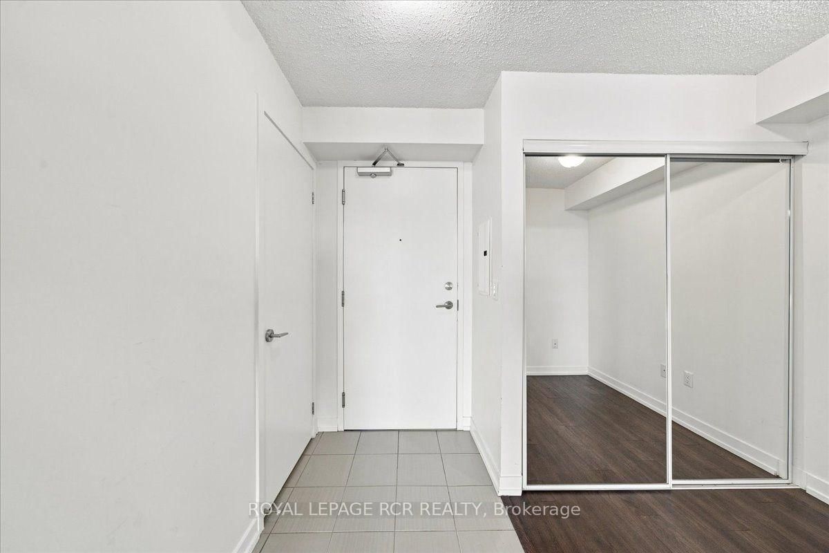 812 Lansdowne Avenue • #908 • Toronto, ON photo 3