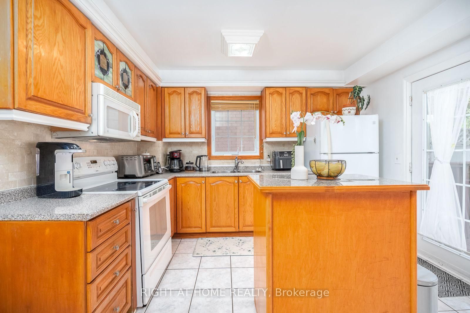54 Niagara Place • Brampton, ON photo 14