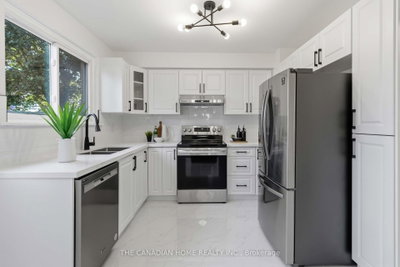 80 Flamingo Crescent • Brampton, ON photo 6