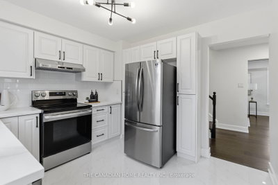 80 Flamingo Crescent • Brampton, ON photo 8