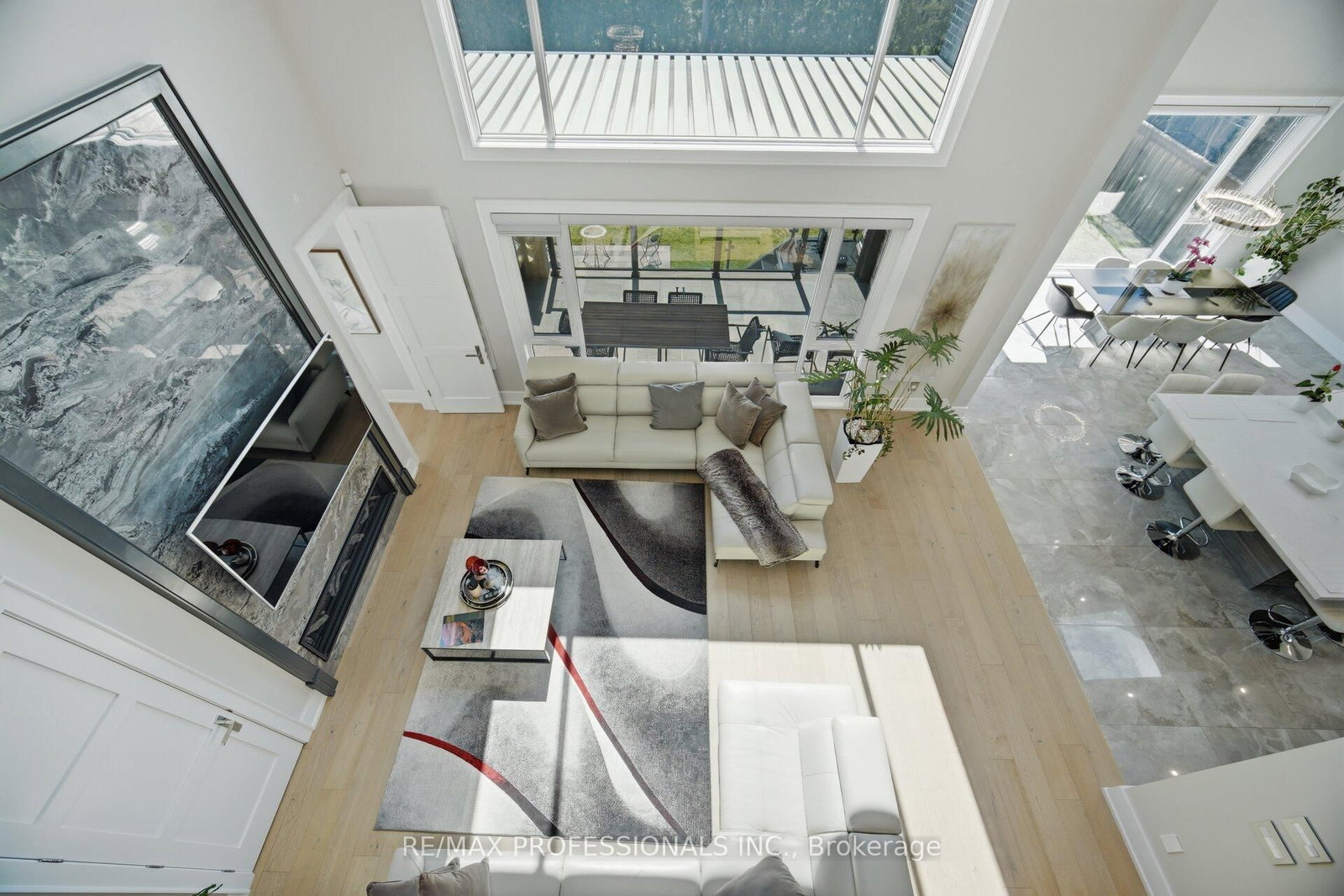 466 The Kingsway • Toronto, ON photo 13