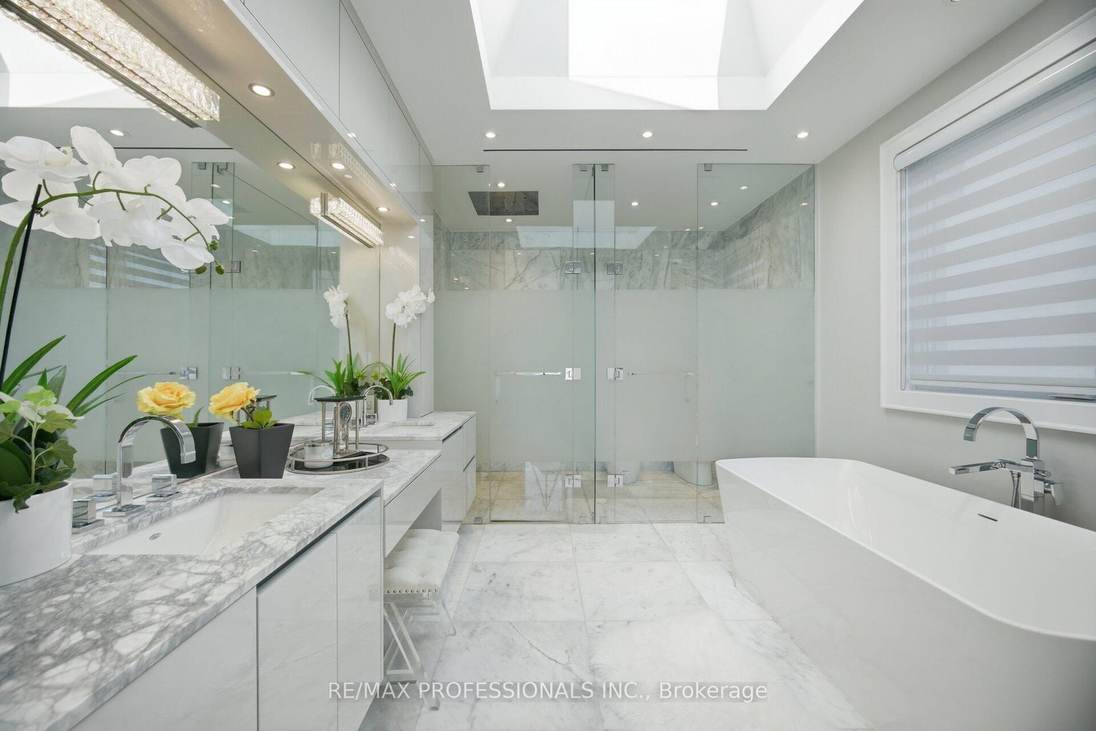 466 The Kingsway • Toronto, ON photo 23