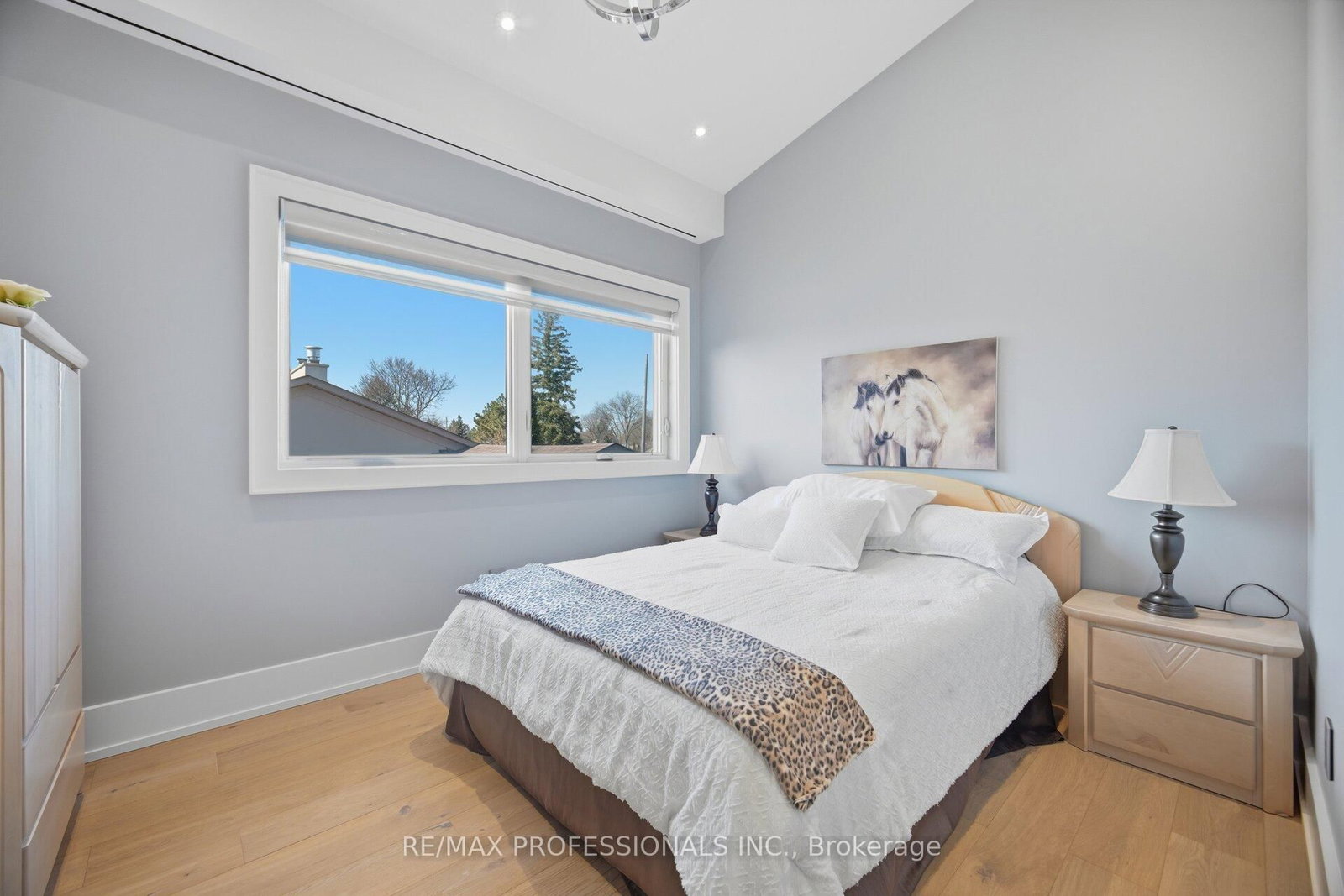 466 The Kingsway • Toronto, ON photo 31