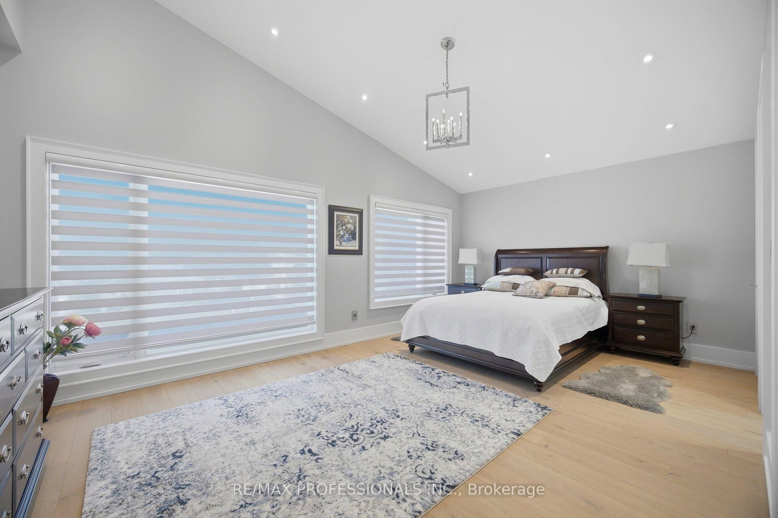 466 The Kingsway • Toronto, ON photo 36