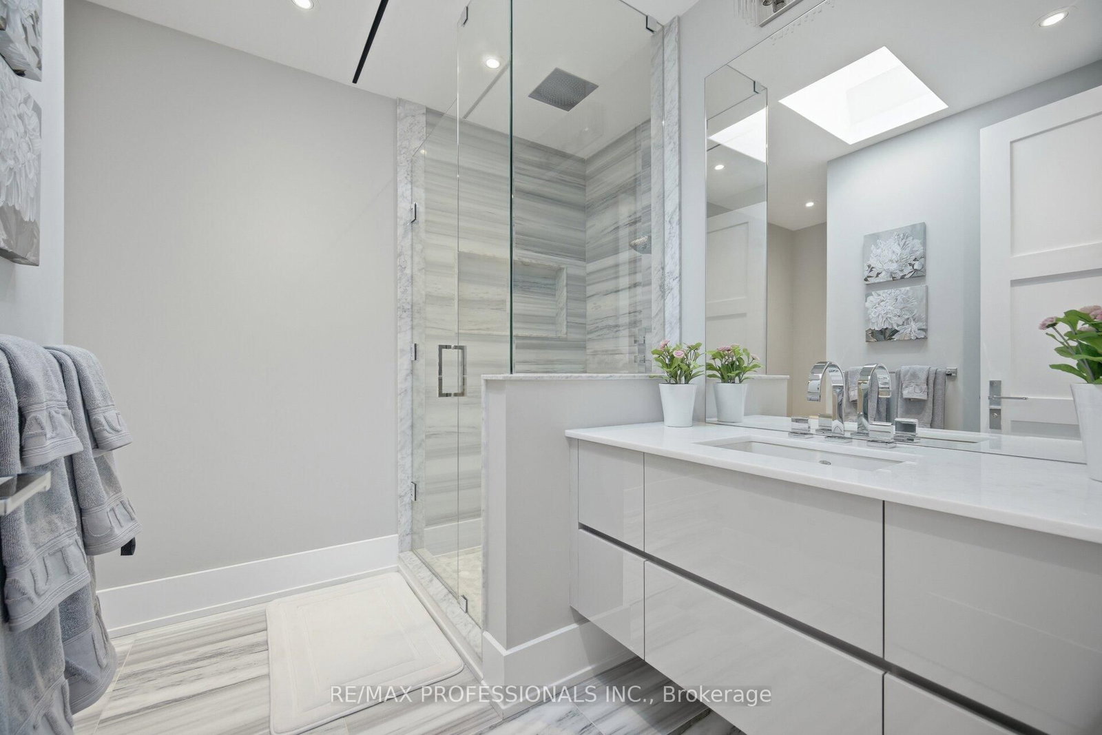 466 The Kingsway • Toronto, ON photo 37
