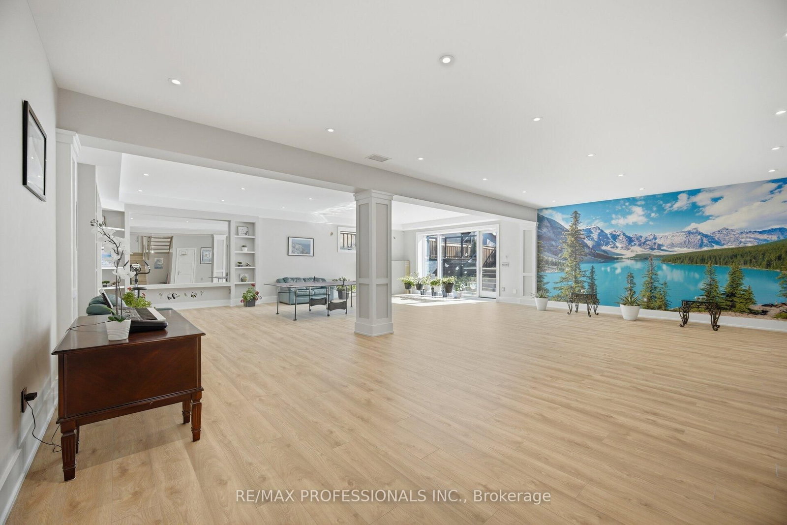466 The Kingsway • Toronto, ON photo 39