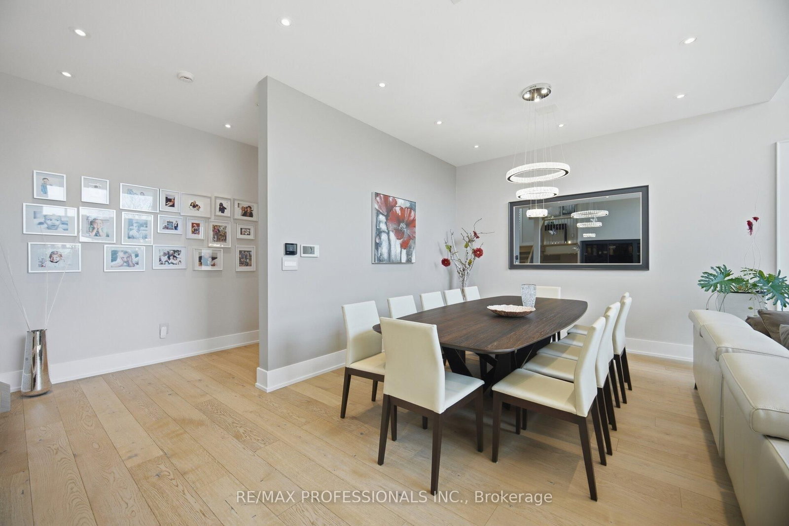466 The Kingsway • Toronto, ON photo 6