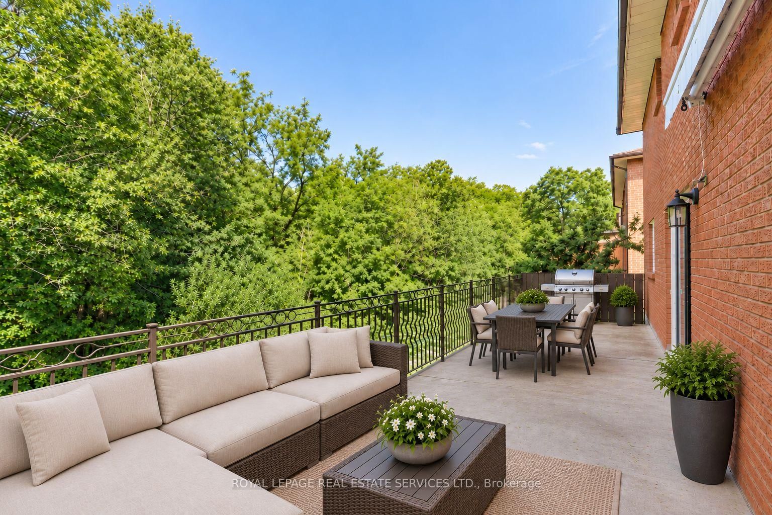 124 Stilecroft Drive • Toronto, ON photo 18