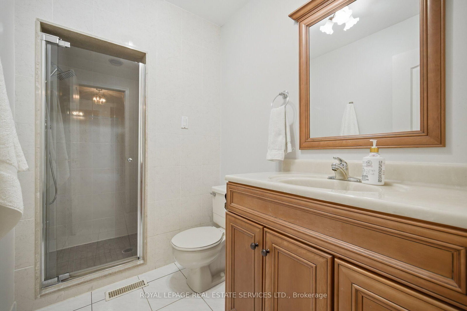 124 Stilecroft Drive • Toronto, ON photo 22
