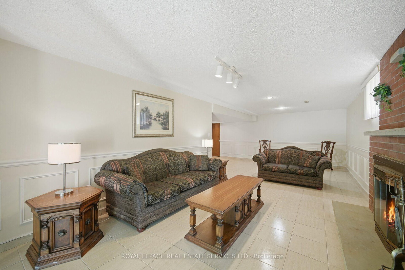 124 Stilecroft Drive • Toronto, ON photo 35