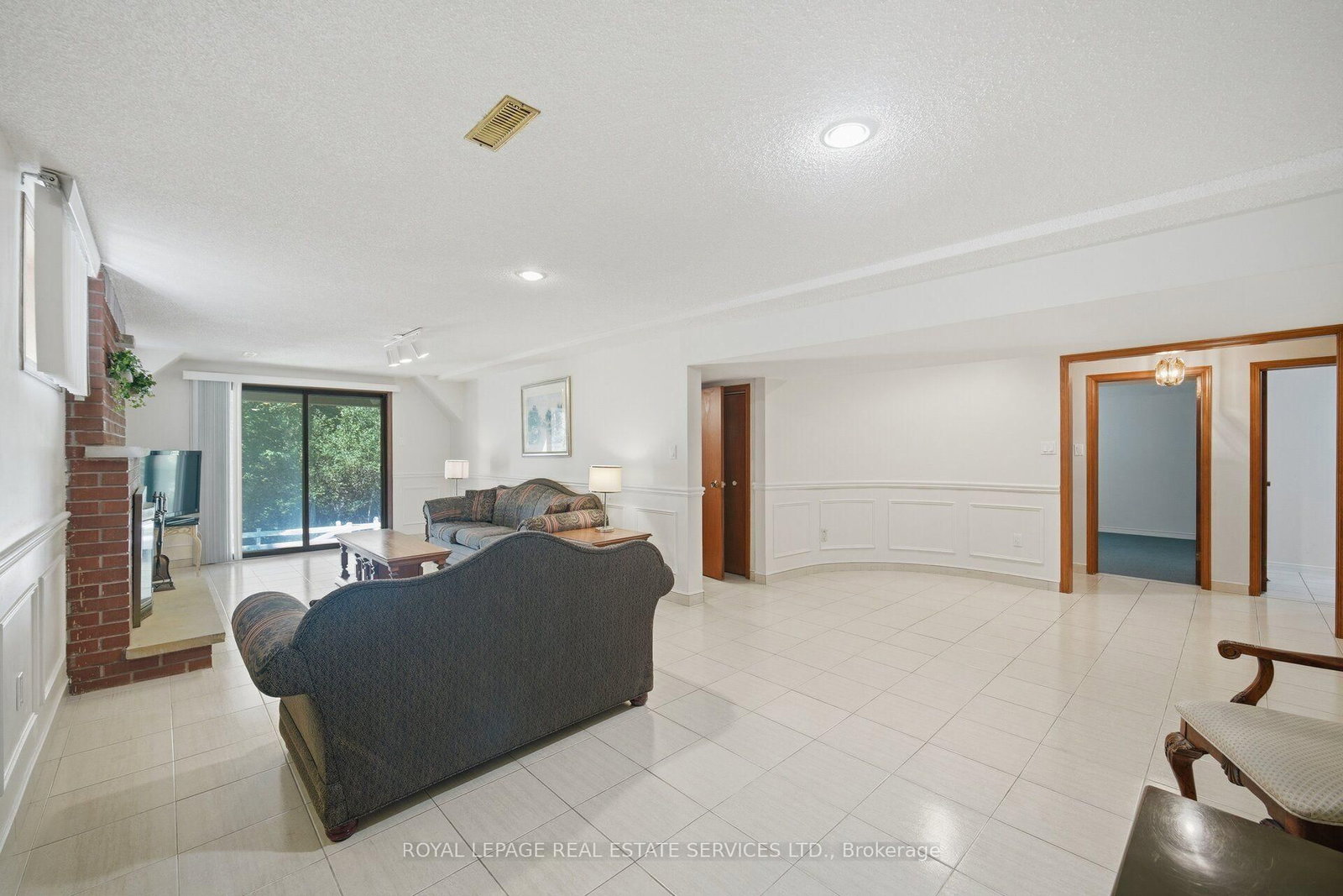 124 Stilecroft Drive • Toronto, ON photo 36