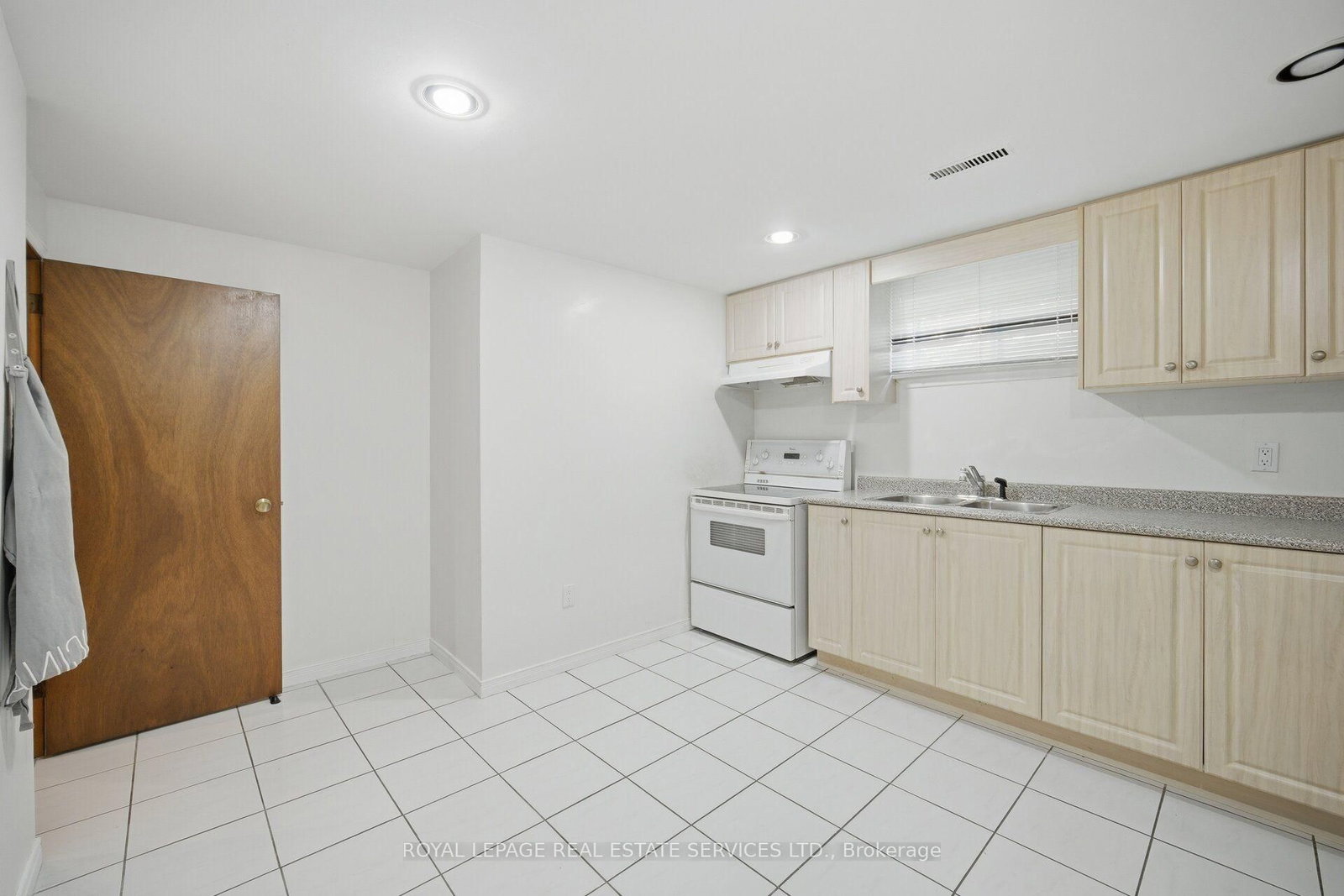 124 Stilecroft Drive • Toronto, ON photo 39