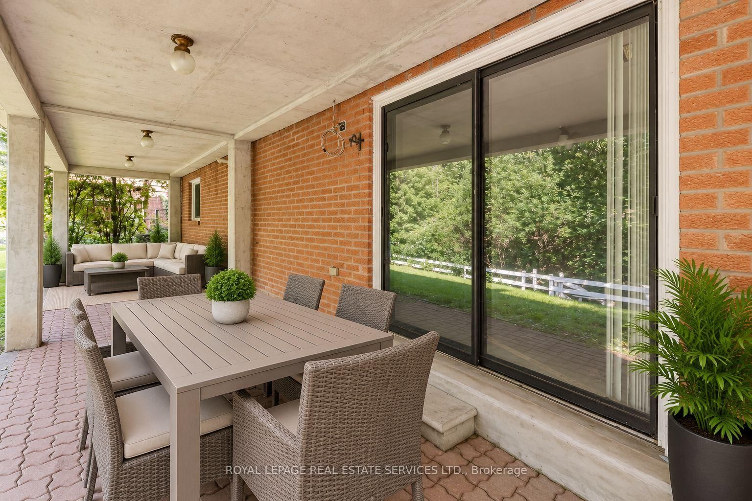 124 Stilecroft Drive • Toronto, ON photo 44
