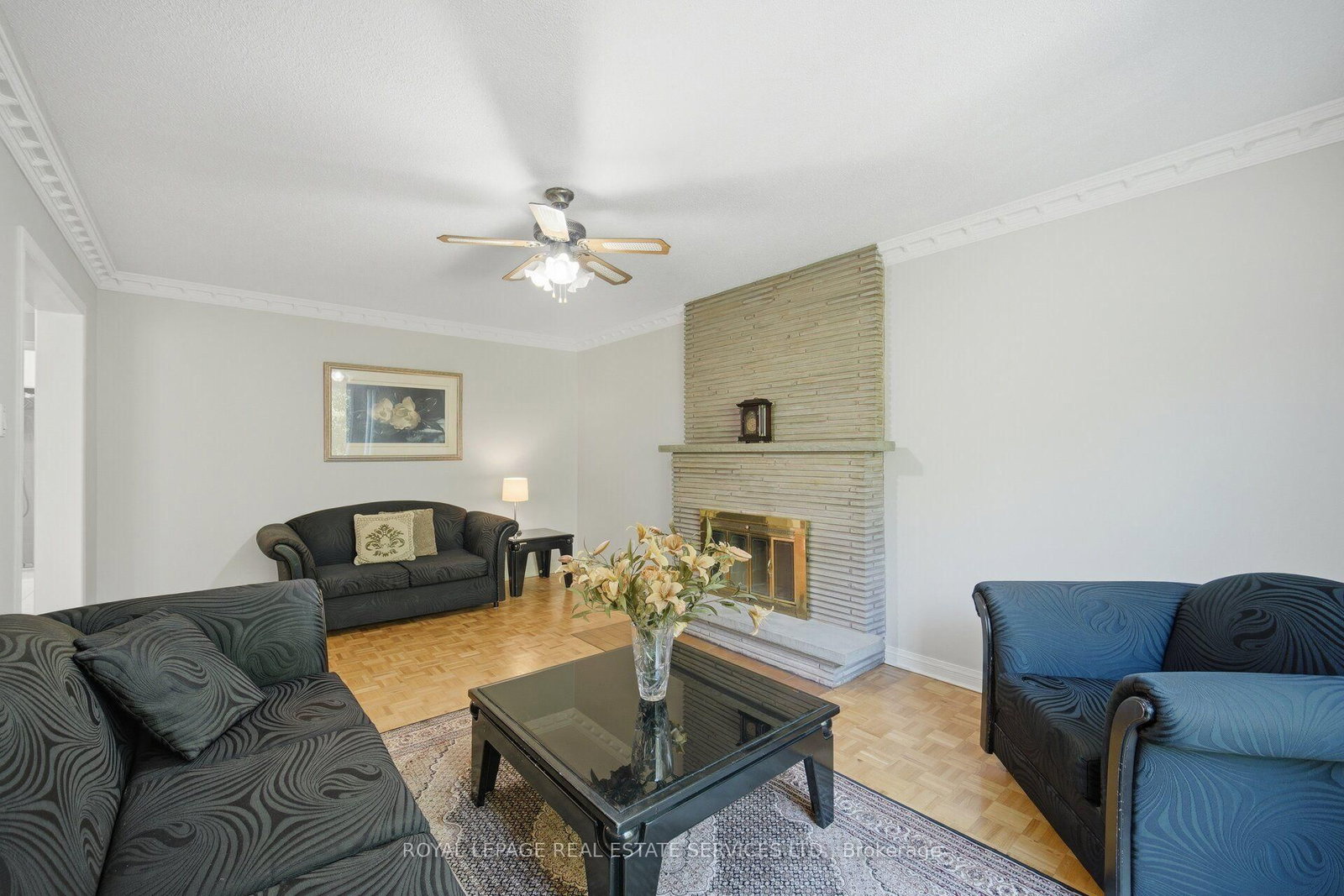 124 Stilecroft Drive • Toronto, ON photo 9