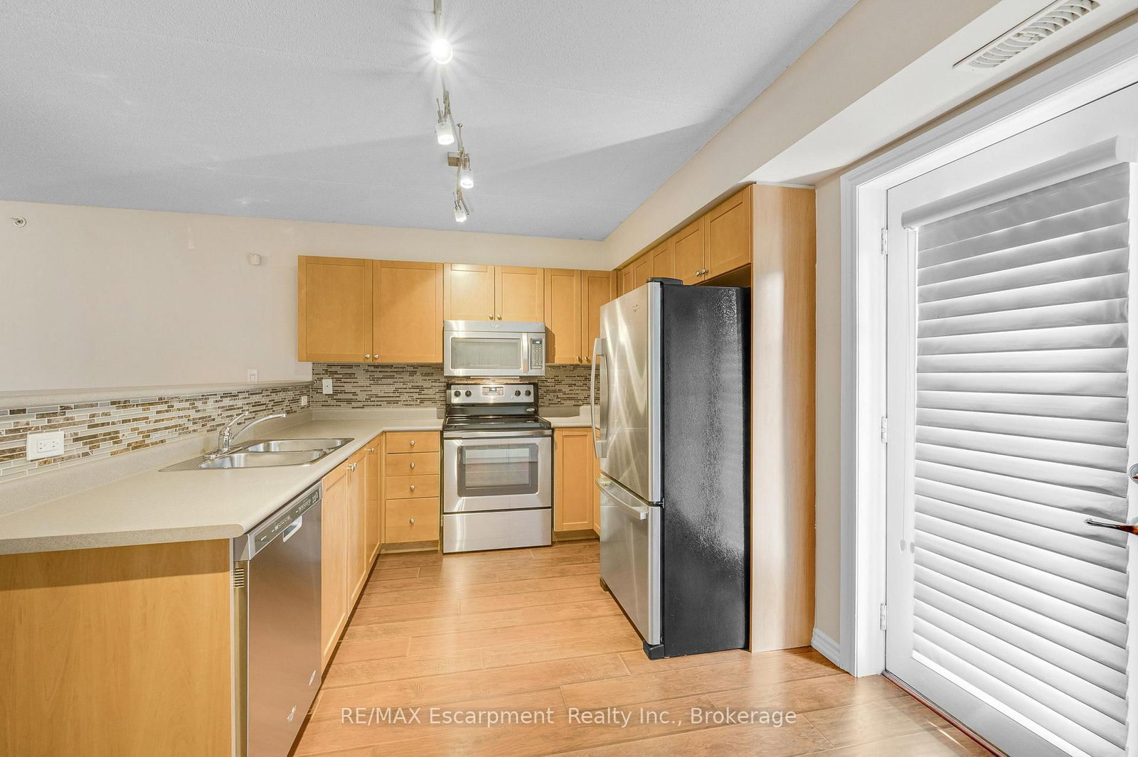2075 Appleby Line • #102 • Burlington, ON photo 10