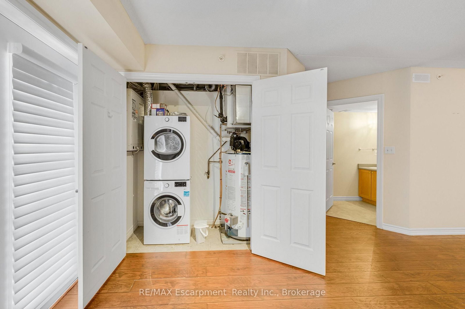 2075 Appleby Line • #102 • Burlington, ON photo 12