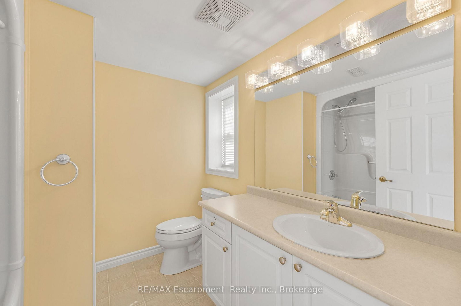 2075 Appleby Line • #102 • Burlington, ON photo 16